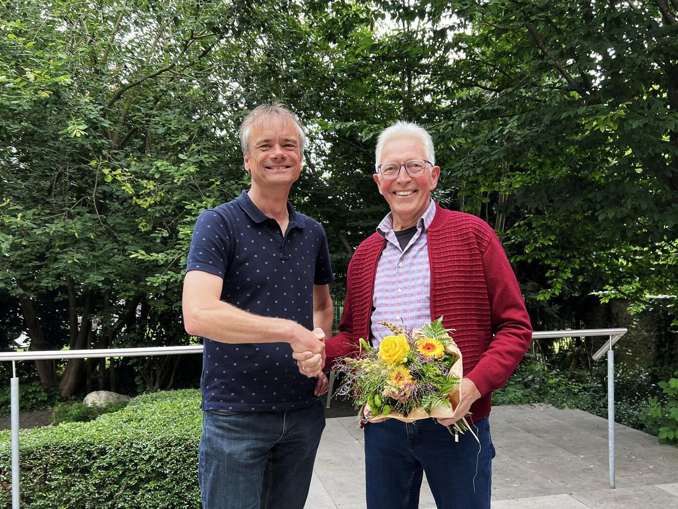 Neuer Präsident ist Norbert Sensen Hubert Laumann (r.) übergibt sein Amt an den neuen Präsidenten Norbert Sensen. Foto: privat