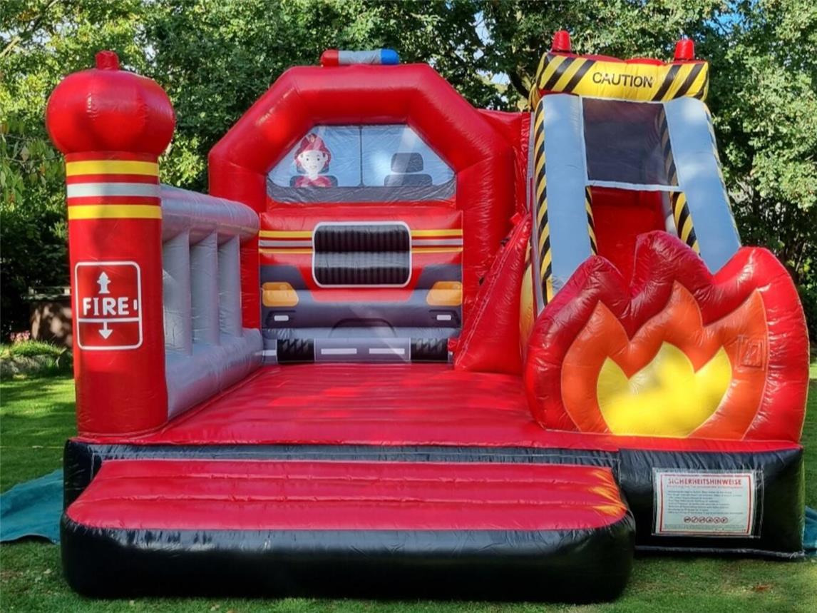 Hüpfburgen dürfen für den großen Spaß auf gar keinen Fall fehlen!Foto: privat