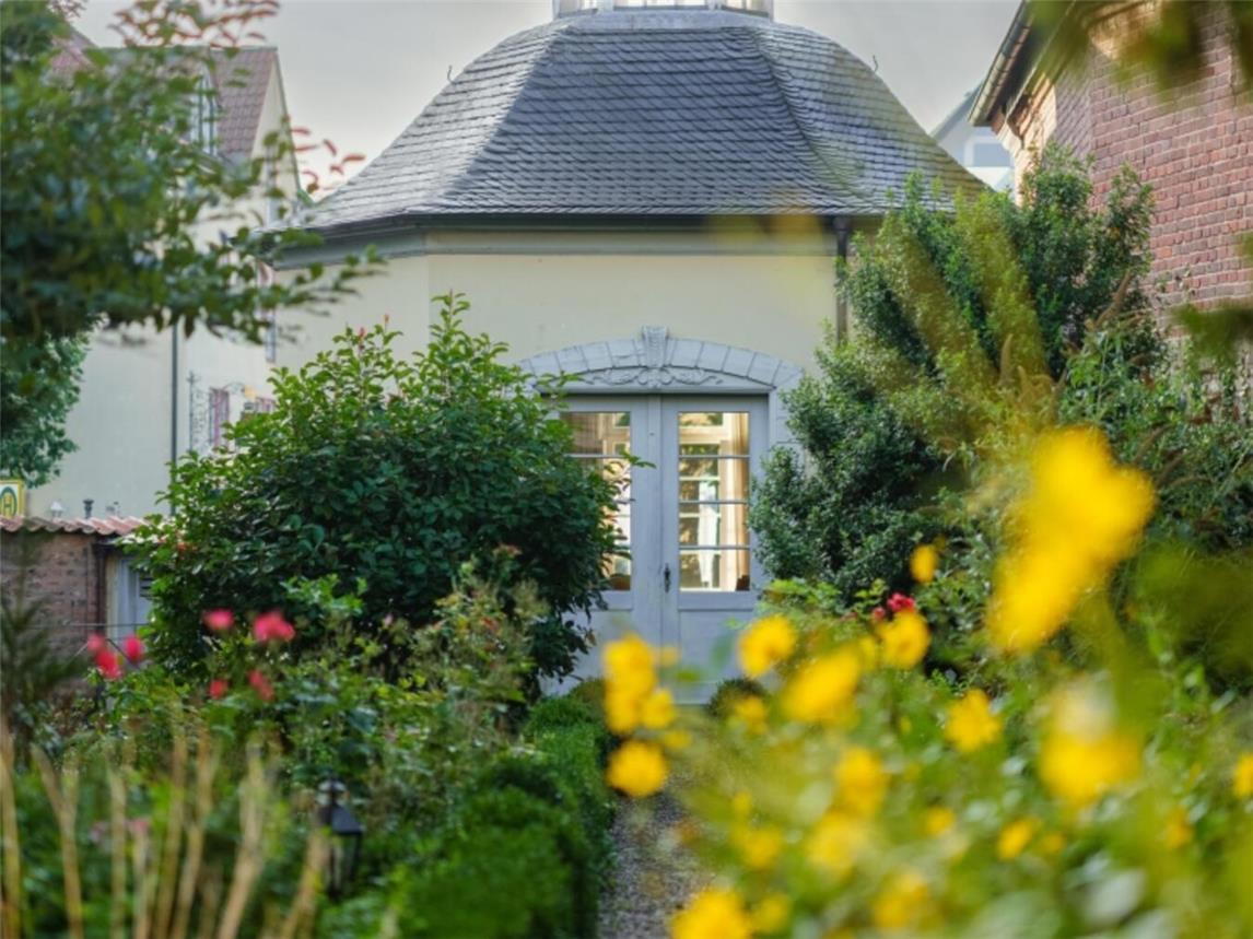 Idyllisches Kleinod: Blick auf den Pavillon aus dem 18. Jahrhundert am Kapitel 10. Foto: Christoph van Leyen