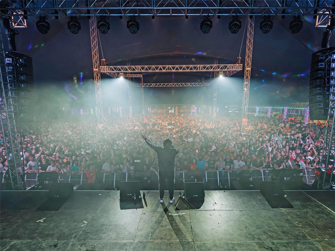 Ikke Hüftgold ist auf seiner „Nummer Eins“-Tour unterwegs und kommt am 15. November nach Mönchengladbach. Foto: Summerfield Booking