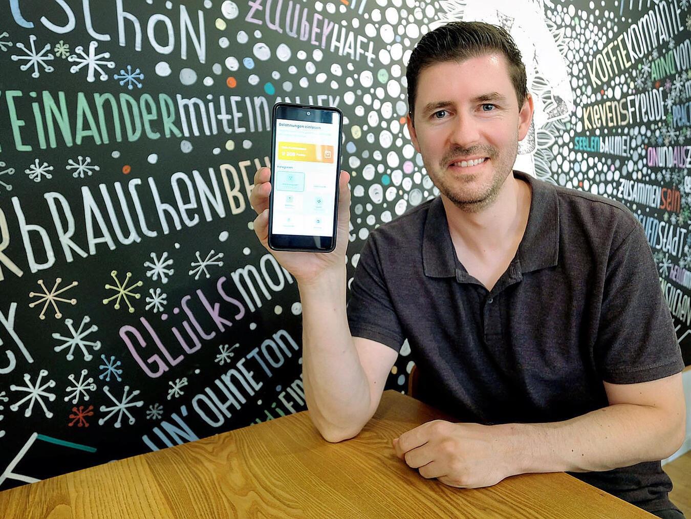 Ilias Gahlings hat eine App entwickelt, die glücklich(er) macht. NN-Foto: Rüdiger Dehnen