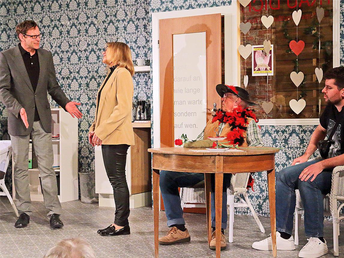 Im „Alten Rathaus“ in Aldekerk brachte die Aldekerker Heimatbühne ihre aktuelle Komödie auf die Bühne.NN-Foto: Theo Leie