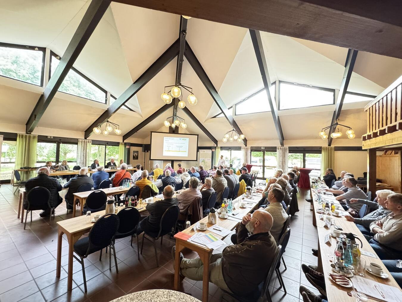 Im Bürgerhaus in Bienen hat die Erbentagssitzung des Deichverbandes Bislich-Landesgrenze stattgefunden. Foto: privat