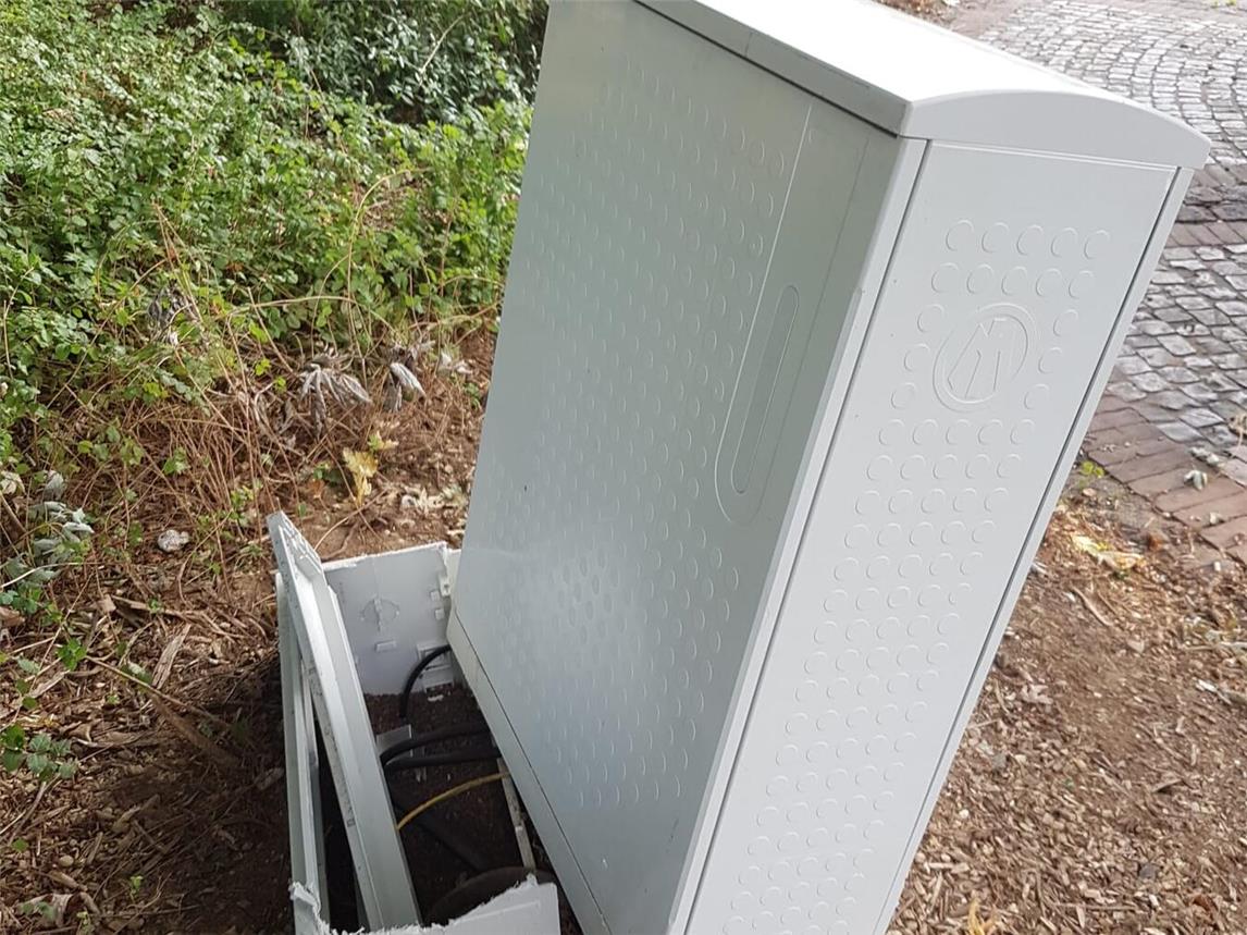 Im Gelderner Egmondpark wurde zum zweiten Mal in diesem Jahr der Zählerschrank für die Straßenbeleuchtung zerstört. Foto: Stadt Geldern