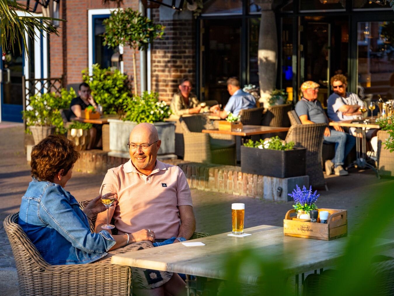 Ausflugsziel für alle Sinne Im historischen Zentrum von Arcen laden zahlreiche Cafés, Brasserien und Restaurants zu einer Pause ein. Foto: Zebra Fotostudio