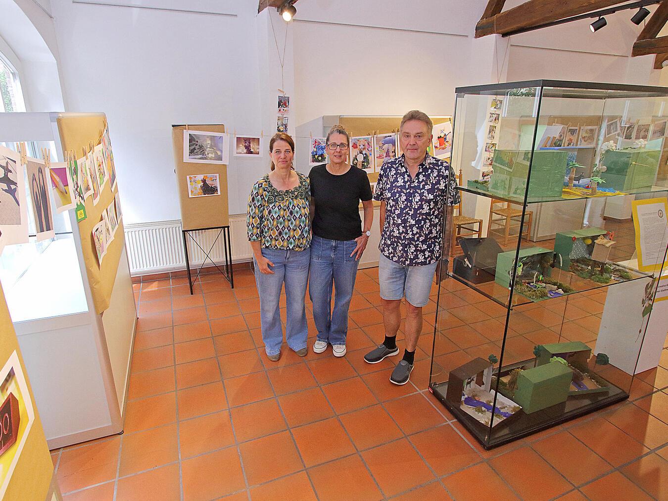 Programm im Rathauspark Im Issumer His-Törchen zeigt die Brüder-Grimm-Schule derzeit die Ausstellung „Eine kreative Reise mit den Bremer Stadtmusikanten“. Die Ausstellung ist morgen zum Raderlebnistag geöffnet.NN-Foto: TL