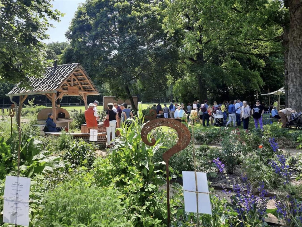 "Feier des Day for Peace im Kulturgarten am Schlösschen Borghees, Foto von TIK Emmerich"