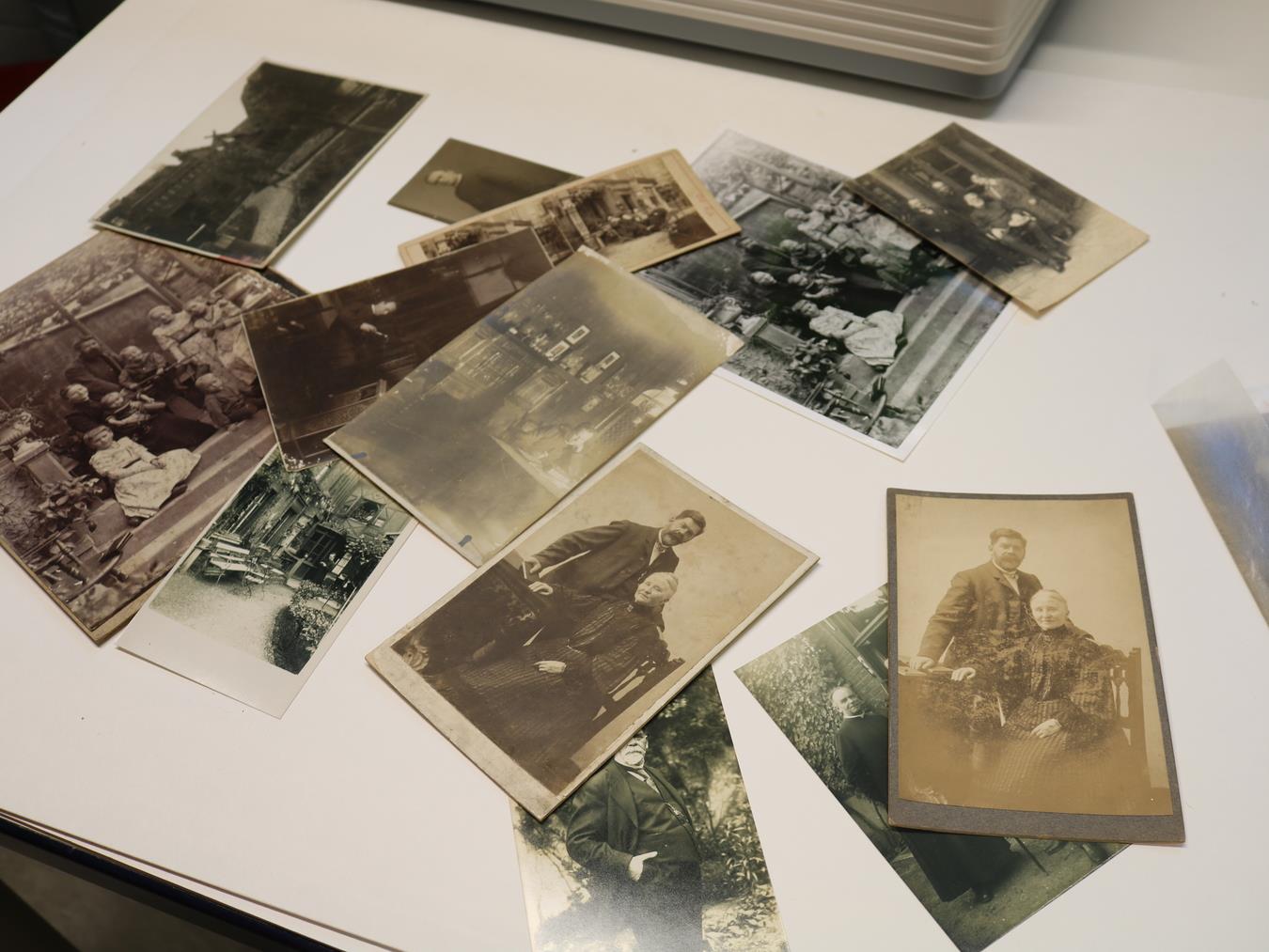 Im Museum Goch gibt es ein umfangreiches Archiv zu FerdinandLangenberg, das Fotos und schriftliche Aufzeichnungen umfasst.