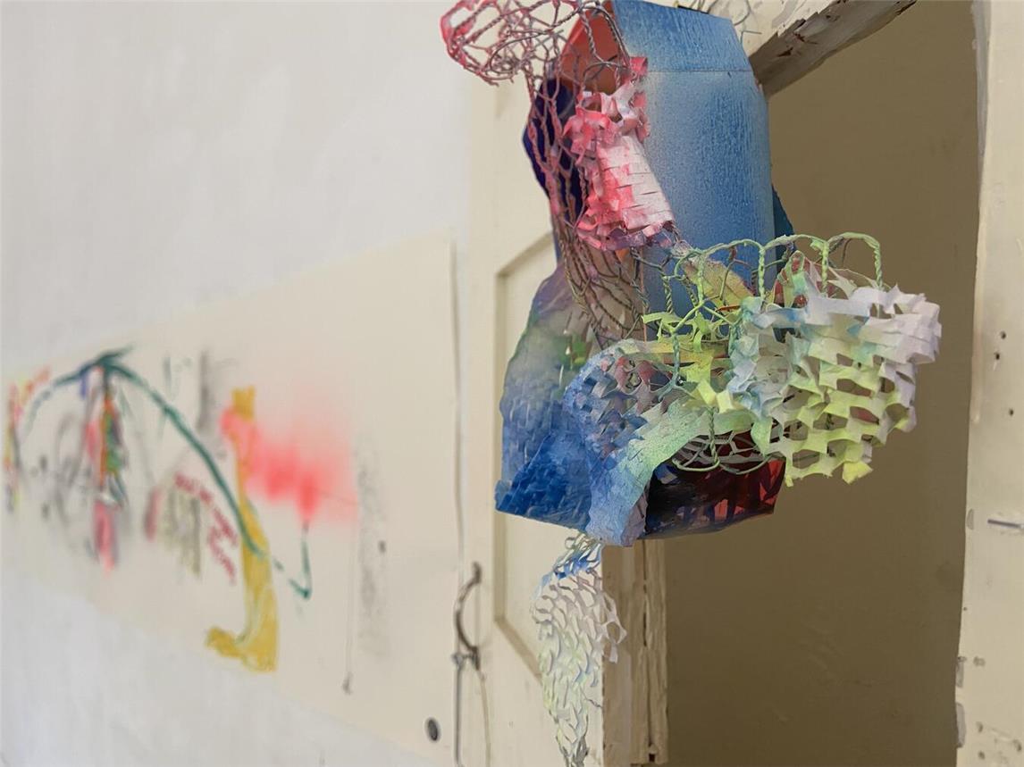 Im offenen Atelier ArToll in Bedburg-Hau, zeigen sechs Künstlerinnen Sinnlichkeit in verschiedenen Formen .Foto: Claudia Karweick