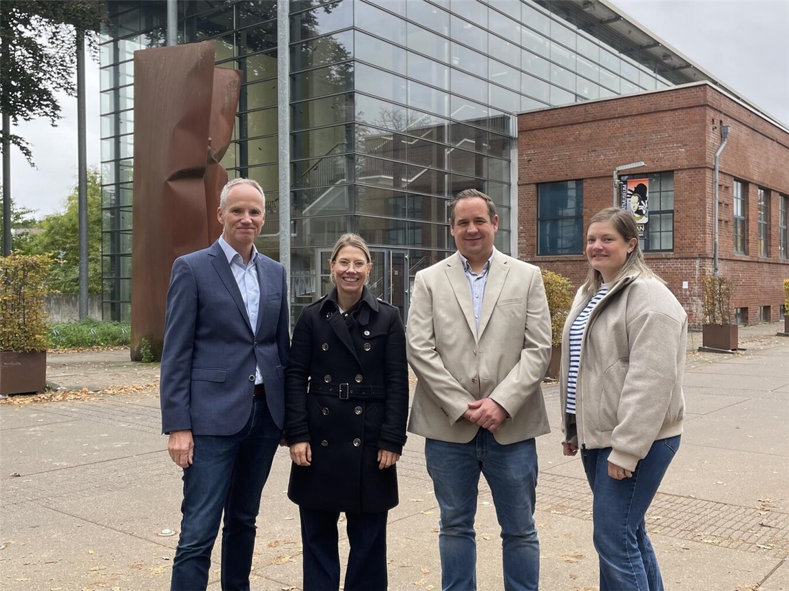 Im PAN findet am 30. Oktober das vierte „Forum Zukunft Innenstadt“ statt, zu dem Arndt Wilms, Sara Kreipe, Jens Bartel und Eline Derksen (v. l.) einladen. Foto: WfG Emmerich