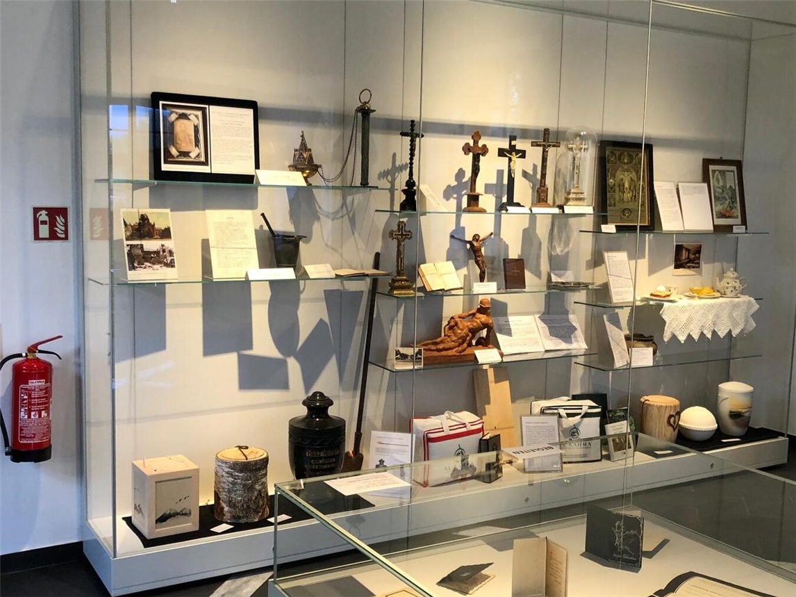 Im Rahmen der Ausstellung „Leben mit dem Tod“ findet im Haus Ingenray ein Erzählcafe statt. Foto: privat