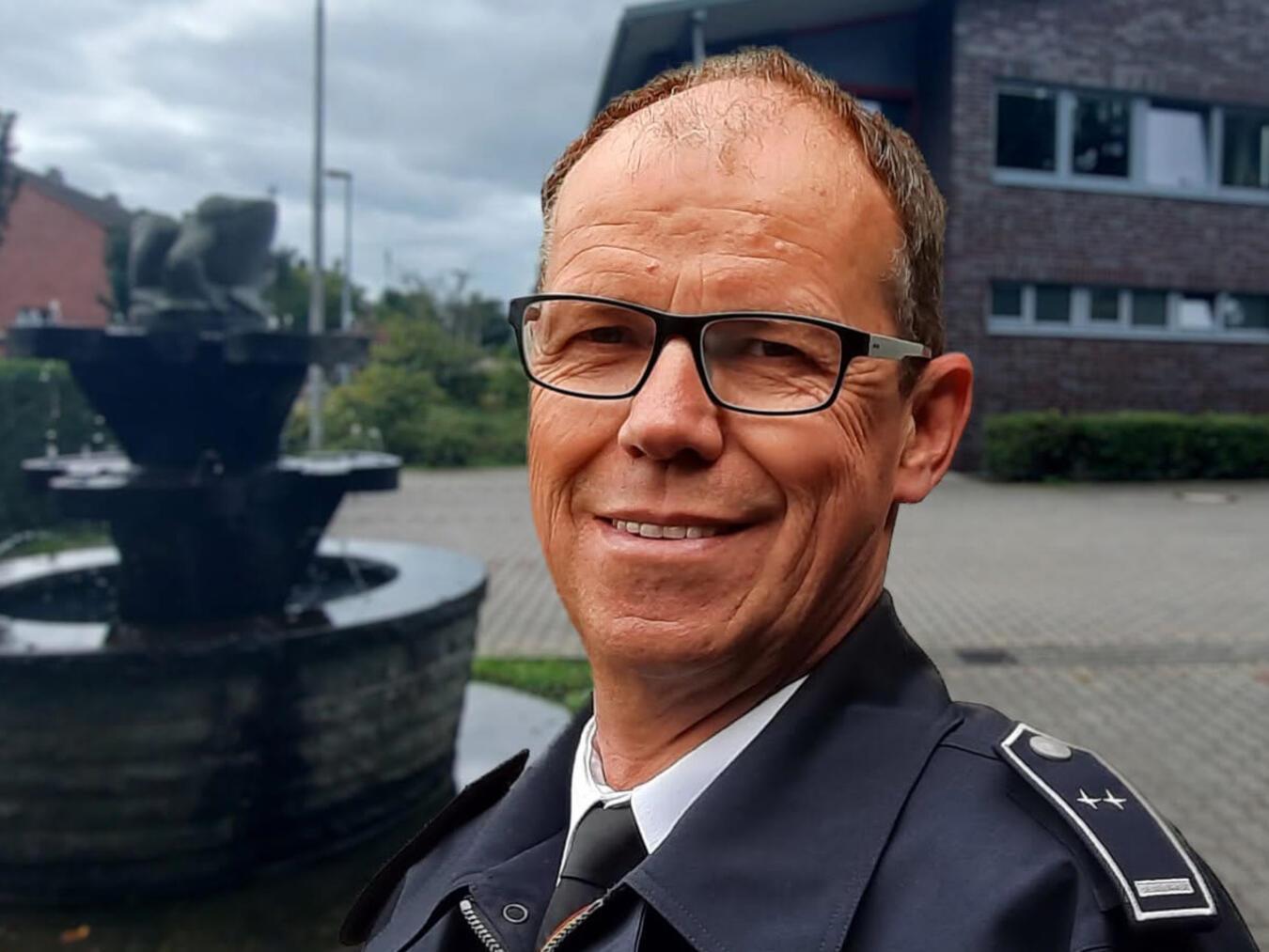 Im Rahmen der Jahreshauptversammlung des Löschzugs Kellen der Frewilligen Feuerwehr wurde jetzt der langjährige Löschzugführer Rolf Tepest verabschiedet. Foto: Feuerwehr Kleve