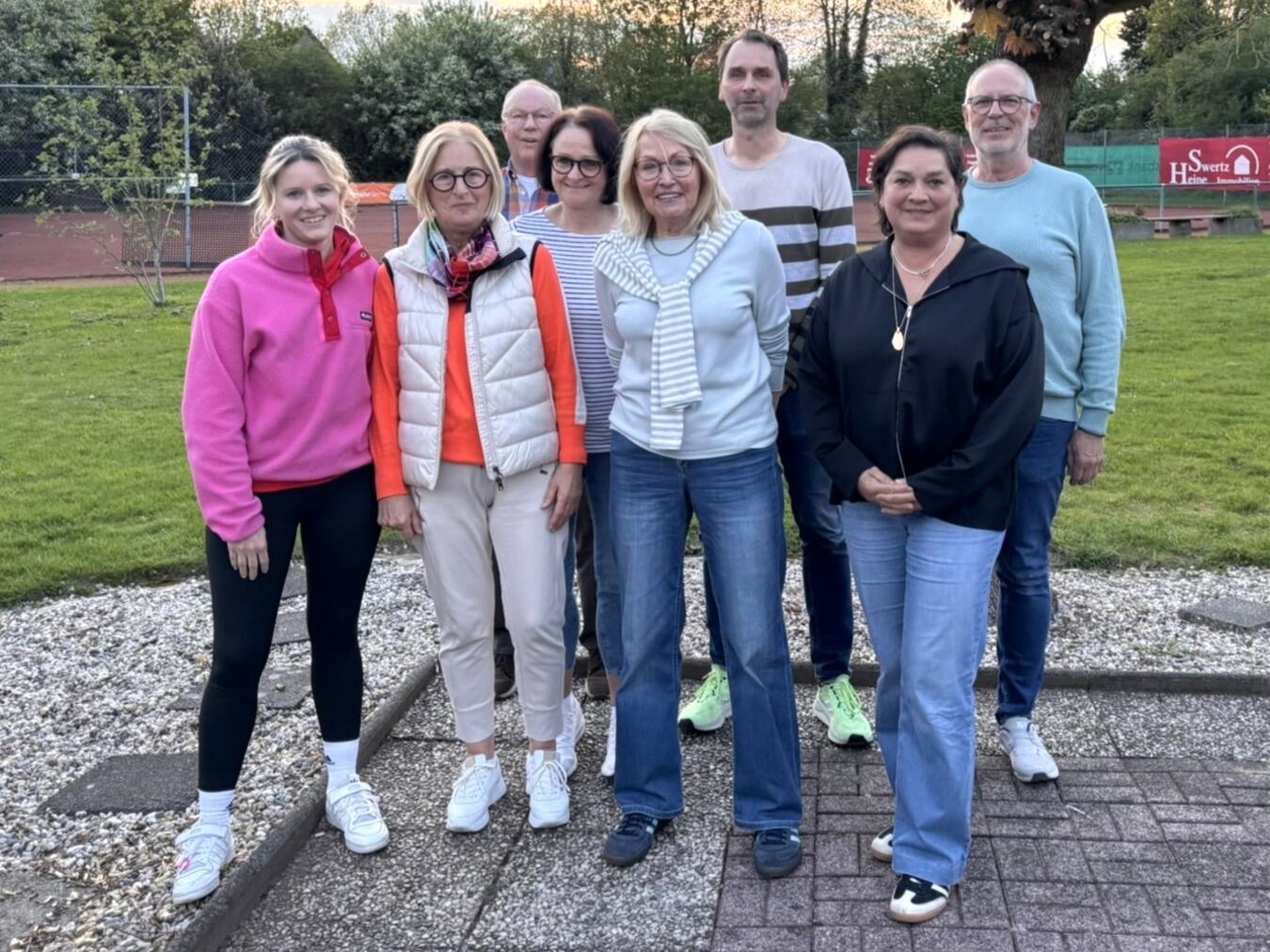 "Neuer Vorstand TC Rot-weiß 1951 bei Mitgliederversammlung, Gruppenfoto, Vereinswahl 2023"