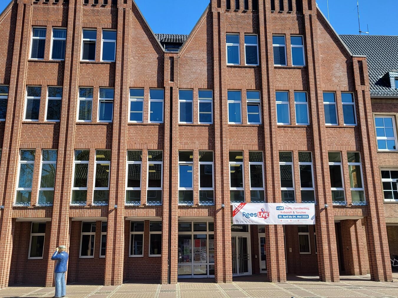 "Info-Veranstaltung im Reeser Bürgerhaus, Schulen, Publikum, Foto von Michael Bühs"