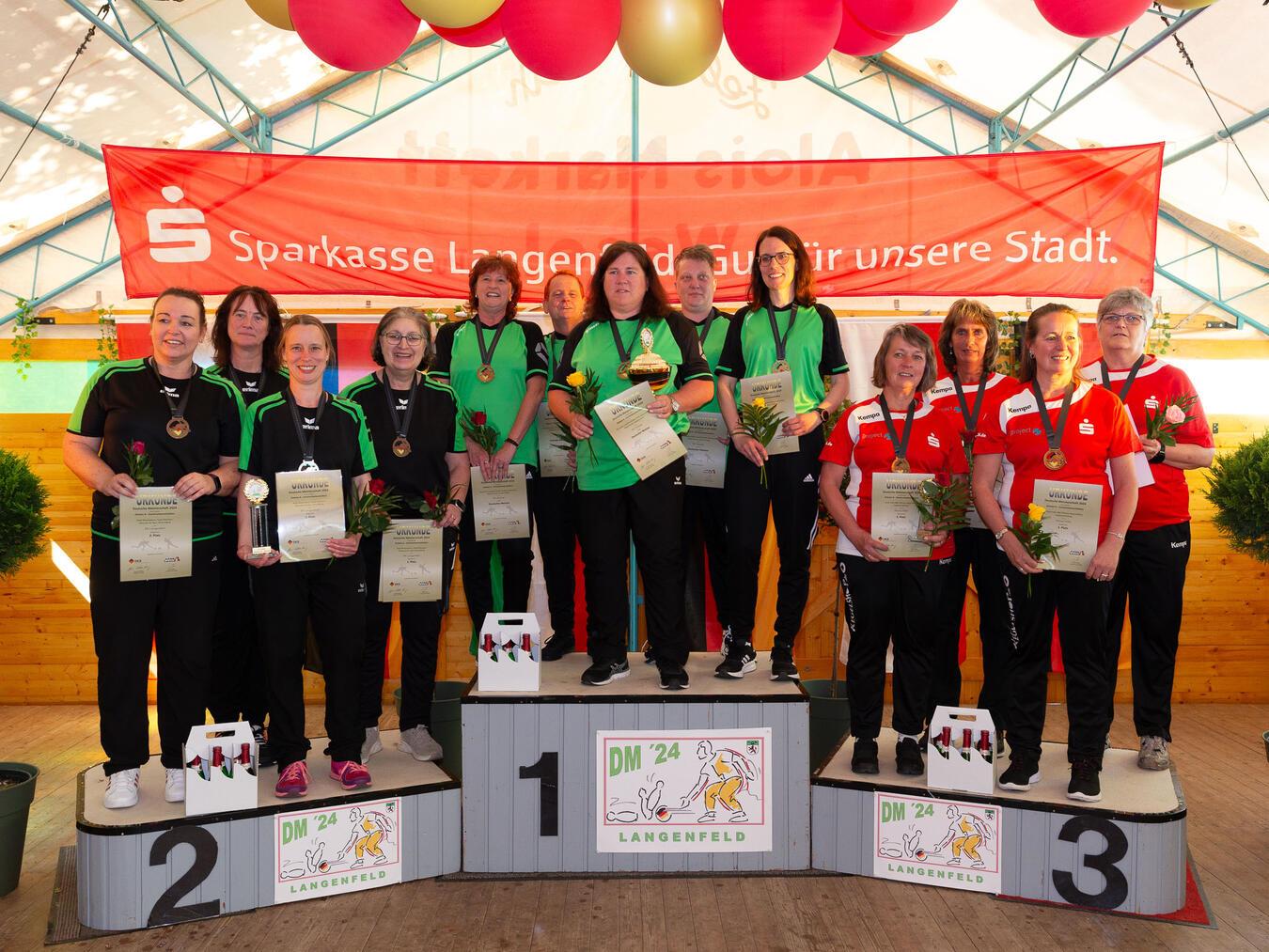 In der Disziplin Damen A Verein kamen die Klever mit Bronze aufs Treppchen. Foto: Mike Killad