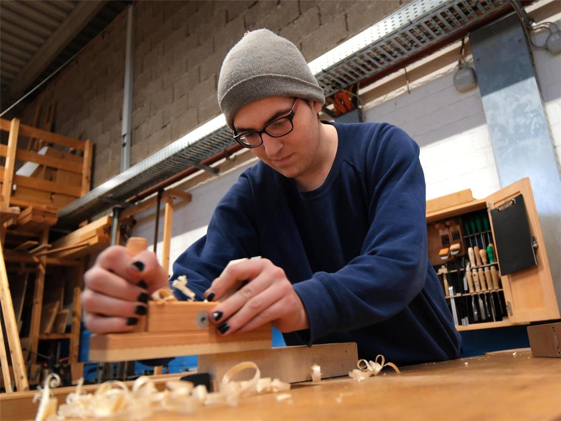In der Holzwerkstatt des APX wird gehobelt, geschliffen und gebohrt. Foto: Olaf Ostermann /APX