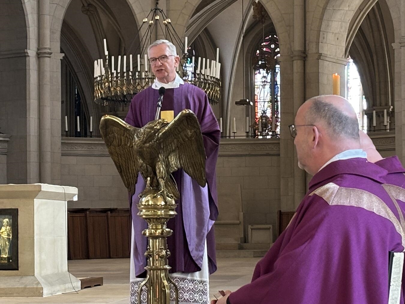 In der Predigt sprach Diözesanadministrator Dr. Antonius Hamers über die Botschaft des Friedens und seine Verteidigung. Foto: Bischöfliche Pressestelle/Lara Bergjohann