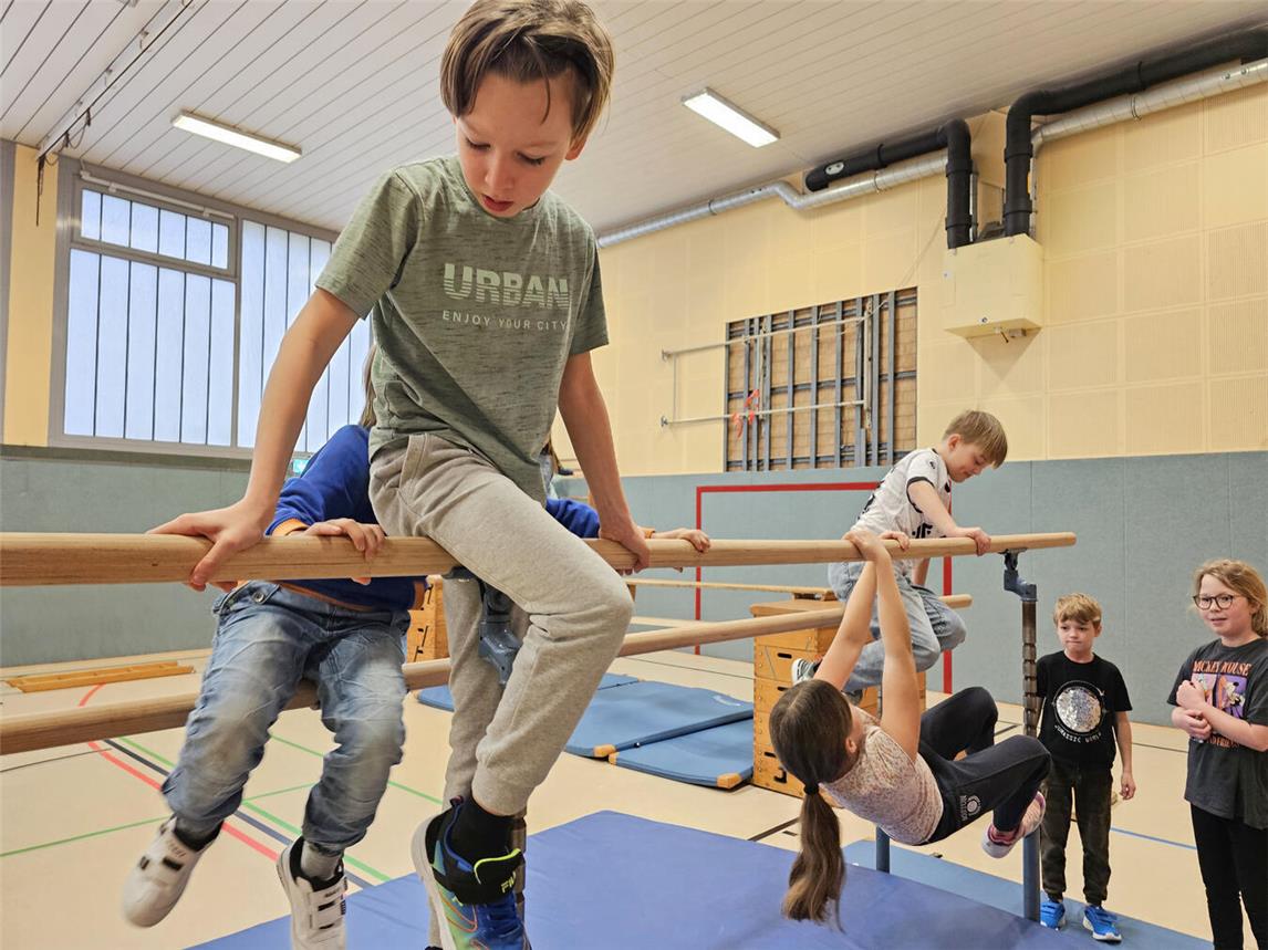 In der Turnhalle ging es auf „Everest Expedition“. NN-Foto: Thomas Langer