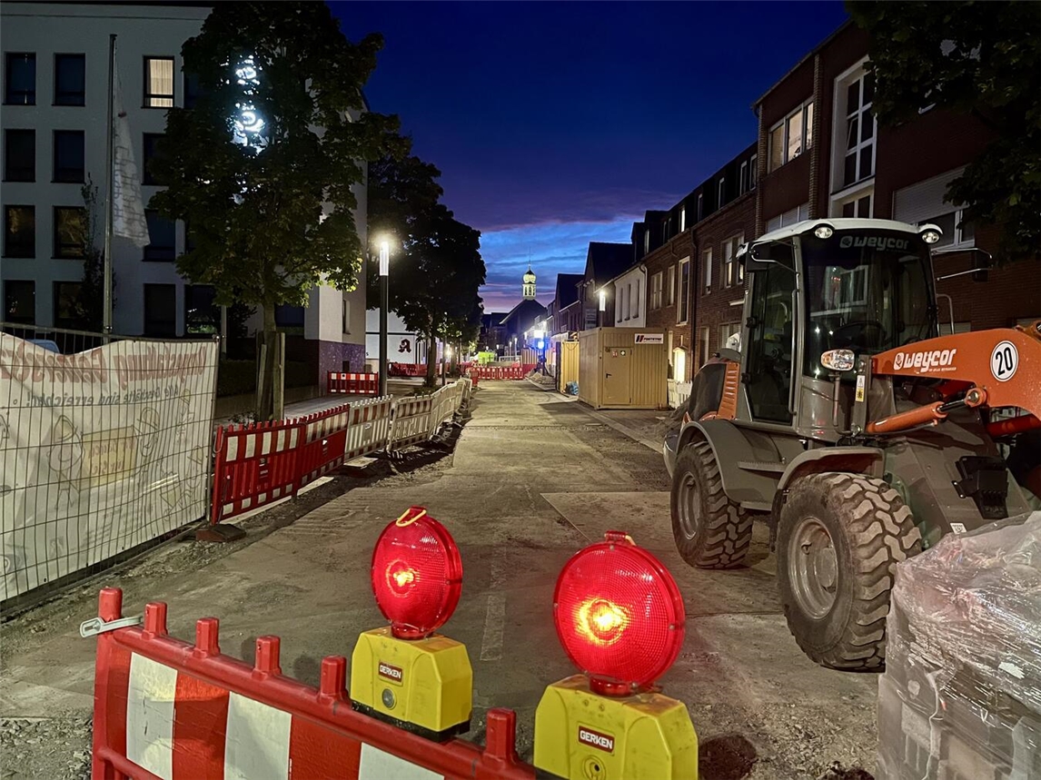 In der vorigen Woche wurden an der Gelderstraße die neuen Straßenleuchten in Betrieb genommen.Foto: Stadt Geldern/Terhorst