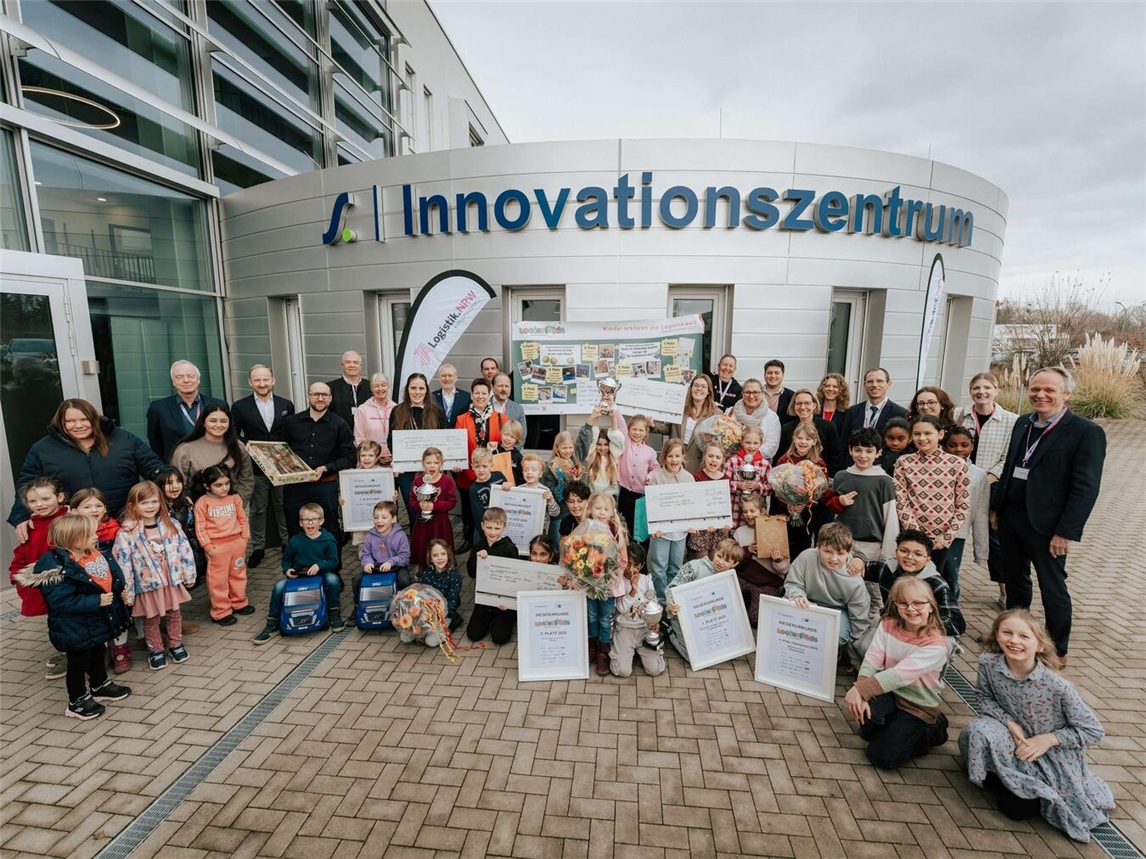 In Hamm wurden die Gewinner des „LogistiKids“-Wettbewerbs vom Logistik.NRW-Kompetenznetzwerk und den Industrie- und Handelskammern NRW geehrt. Foto: Nico Schmitz