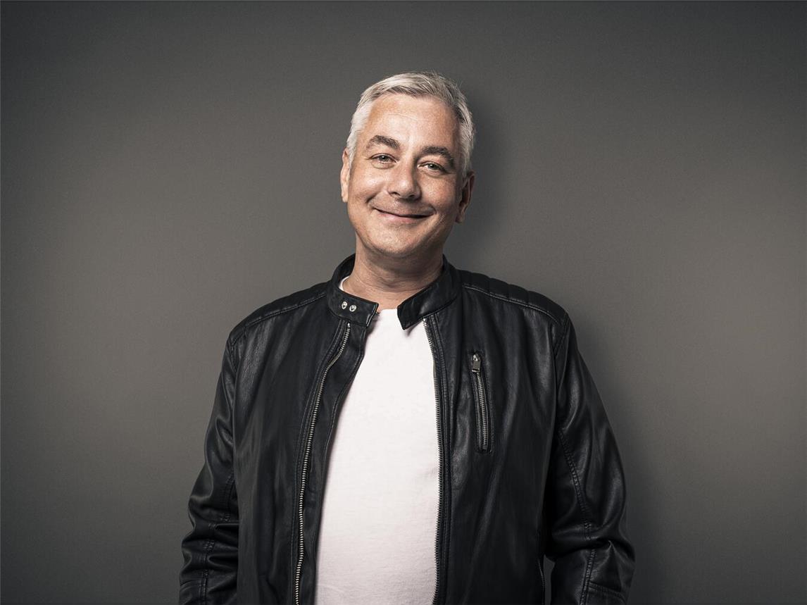 Ingo Oschmann unterzieht seine Zuschauer einer „Scherztherapie“. Foto: Robert Maschke