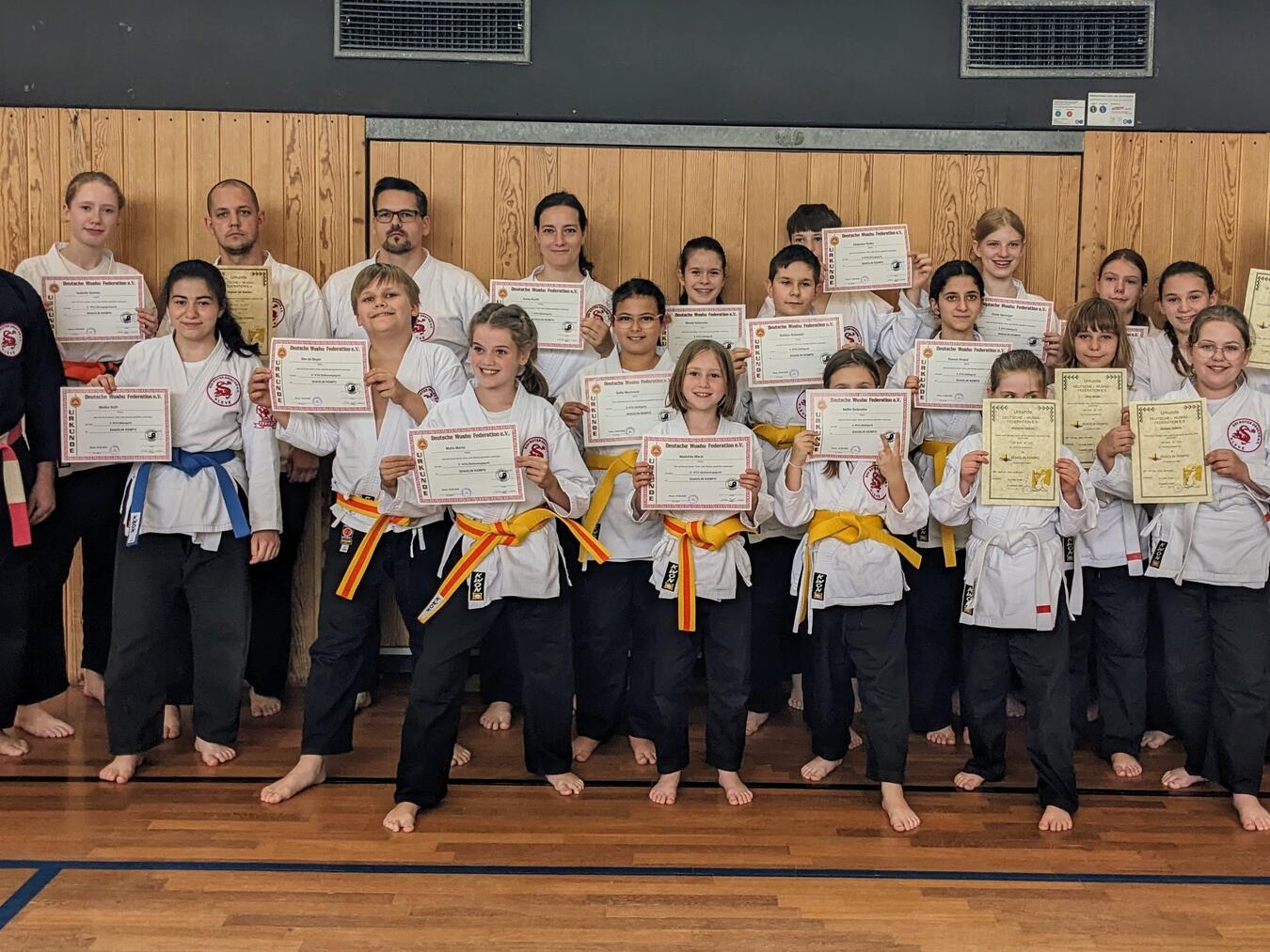 Insgesamt 20 Prüflinge traten an. Foto: Roter Drache Kleve