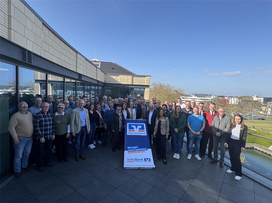 Insgesamt 37 Vereine aus dem gesamten Geschäftsgebiet der Volksbank Kleverland hatten sich beworben – und alle konnten berücksichtigt werden. Foto: Volksbank Kleverland