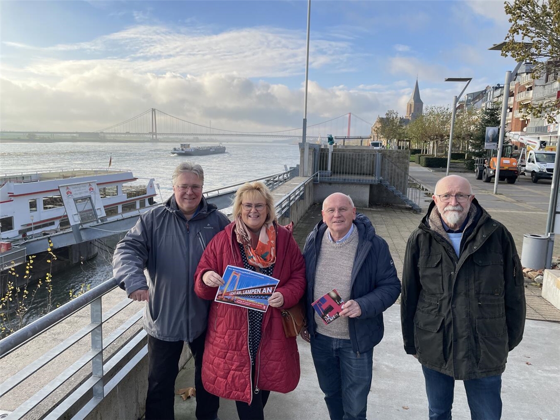 Insgesamt besteht der Vorstand des Stadtbildvereins aus zehn Personen. Auf dem Foto (v. l.): Martin Willikonsky (Schatzmeister), Dr. Manon Loock-Braun (Schriftführerin), Johannes Diks (Vorsitzender) und Gerd Gertsen (Beirat). Foto: privat