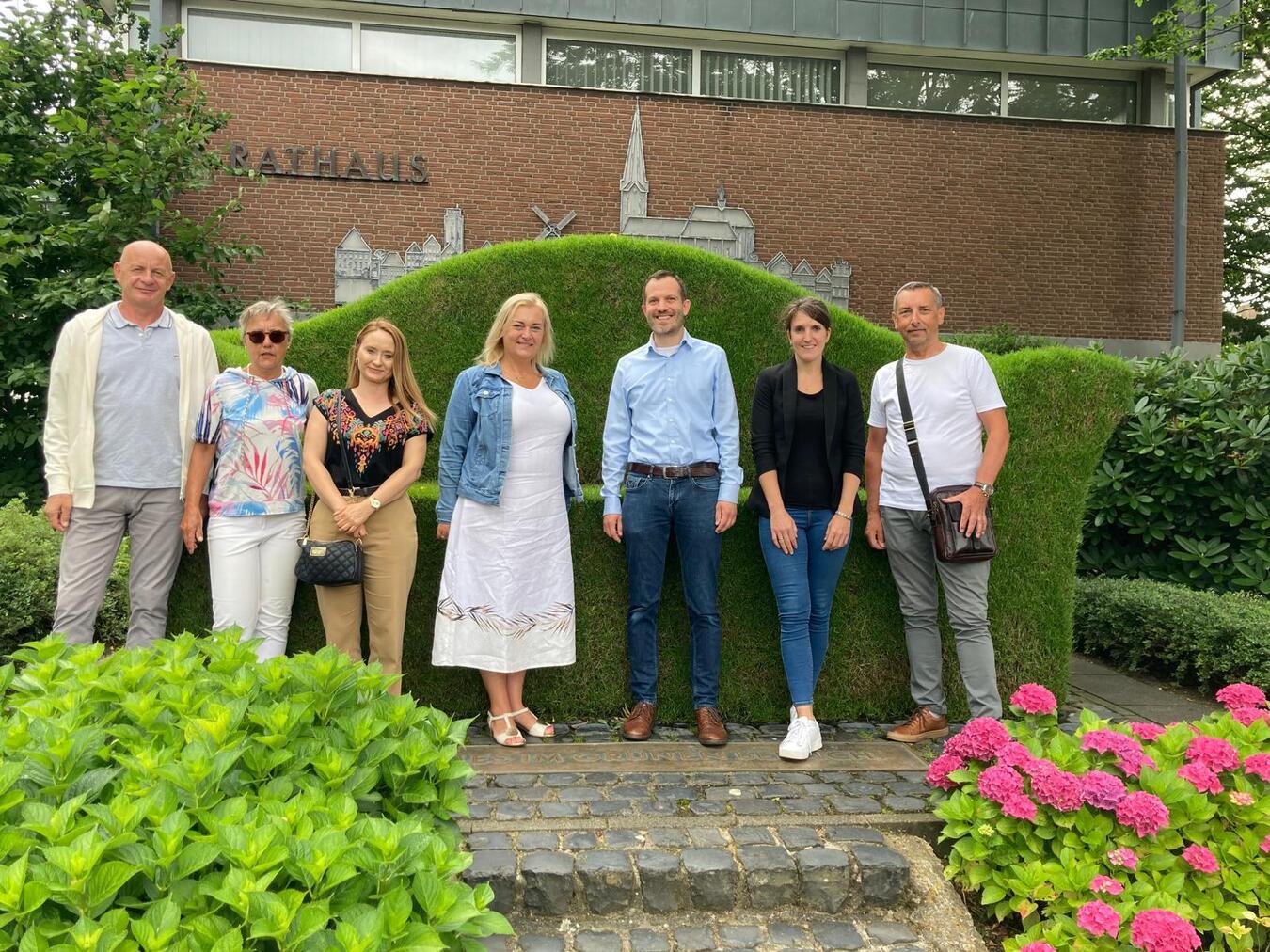 Besuch zum Stadtfest Jan Klusak, Margret Linßen (Stadt Straelen), Justyna Klos, Bürgermeisterin Dorota Pawnuk, Bürgermeister Bernd Kuse, Sarah Hembeck (Stadt Straelen) und Kaszimierz Nahajlo.Foto: Stadt Straelen