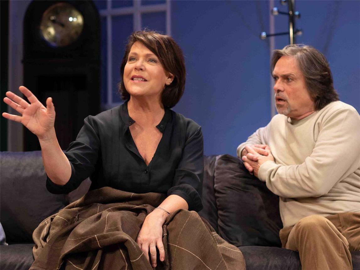 Janina Hartwig und Sebastian Goder gehören zum Ensemble. Foto: Dennis Häntzschel