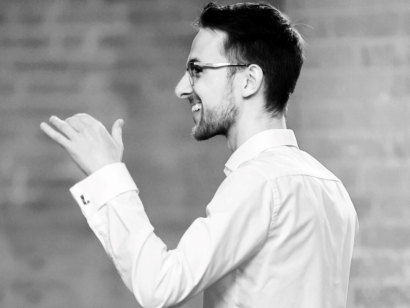 Jean-Philippe Apel leitet den Düsseldorfer Clara Schumann Kammerchor. Foto: privat