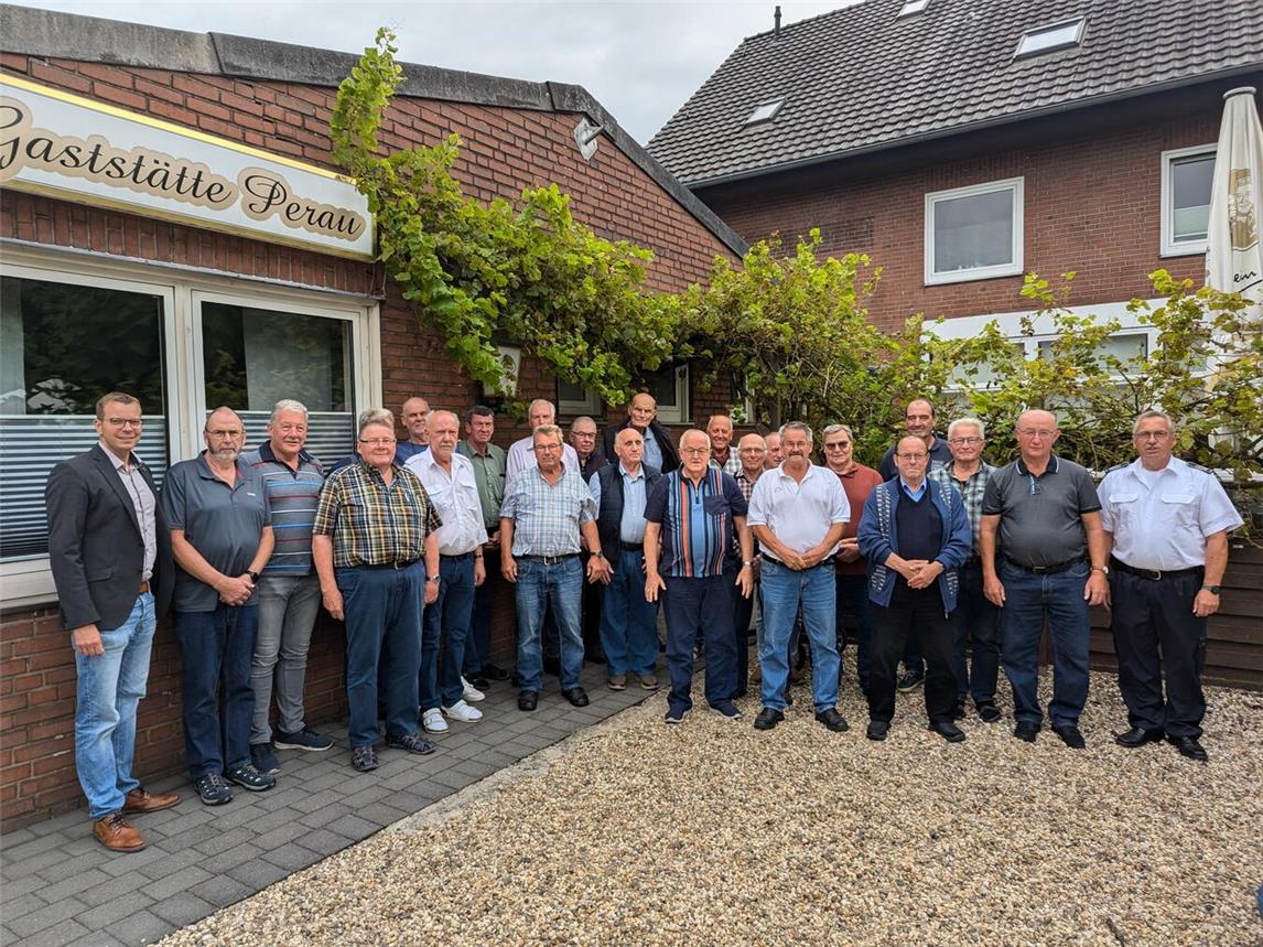 Jetzt fand das Treffen bei einem gemütlichen Beisammensein in der Gaststätte Perau in Kehrum statt. Foto: Feuerwehr Bedburg-Hau