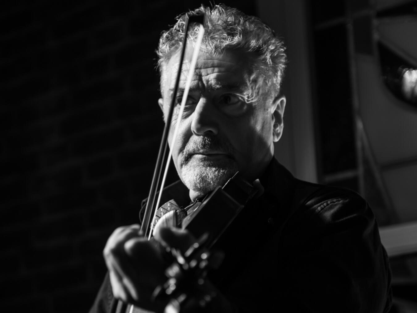 Jimmy Ellis, der seit seiner Jugend irische Geige spielt, ist ein Virtuose mit seinem Instrument. Foto: NNF