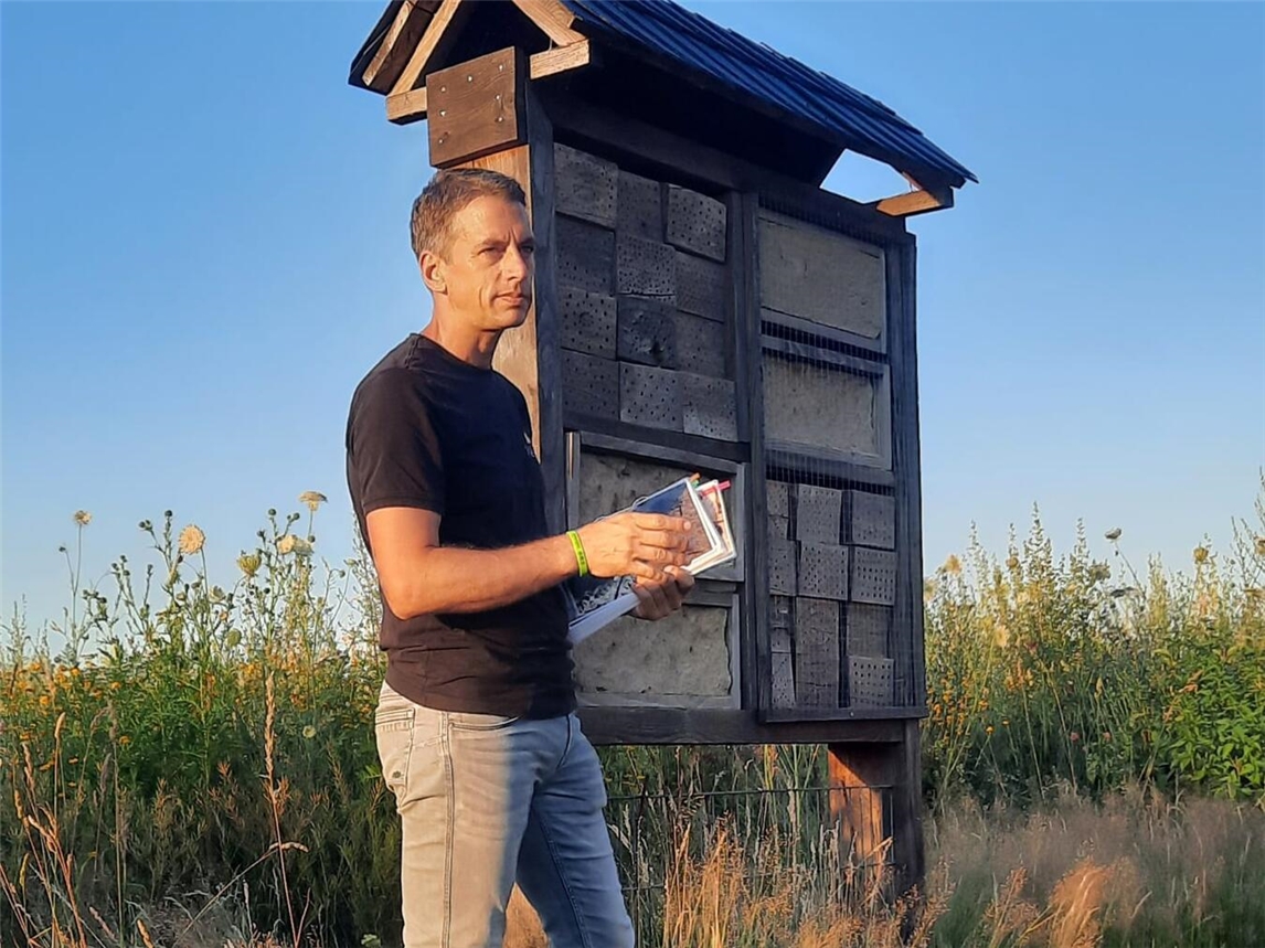 Jochen Kanders hielt einen anschaulichen und sehr lebendigen Vortrag über die Bienenweide. Foto: Sonsbecker Landfrauen