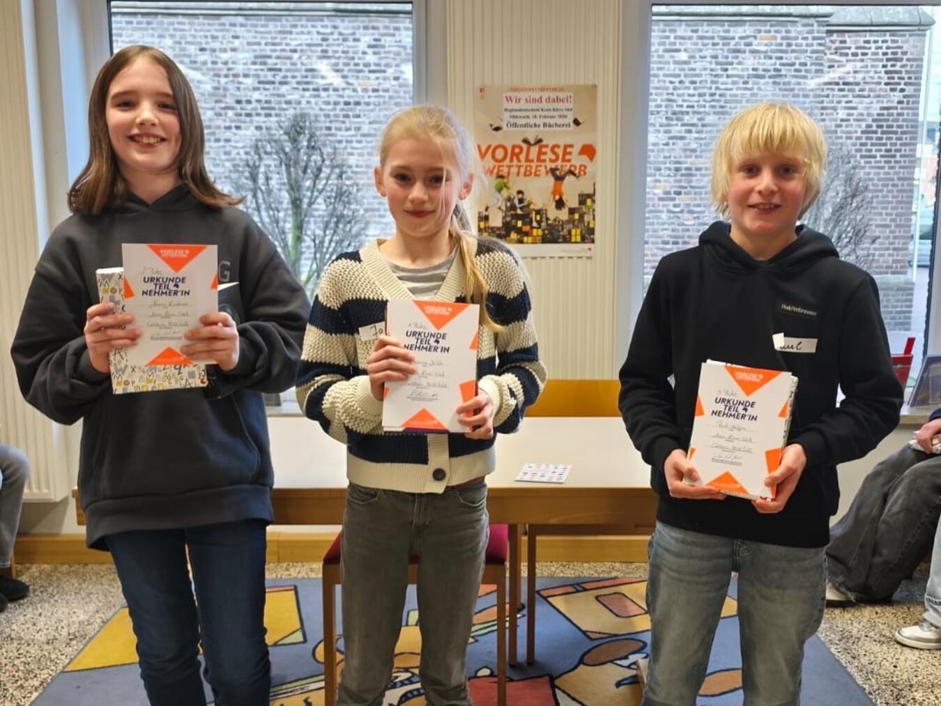 Johanna Nehb, Noam Kirchner und Paul Steffen belegten die ersten drei Platzierungen im Regionalentscheid Kreis Kleve Süd.Fotos: privat