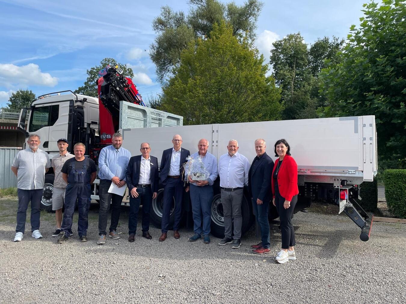 Johannes Pieper (FDP-Fraktion), Simon Geerkens (Fraktion GO Grüne),Andreas Grooterhorst, Daniel Boysen (SPD-Fraktion), Thomas van den Bongard (Sparkasse Rhein-Maas), Wilfried Bosch (Volksbank an der Niers), Clemens Grooterhorst, Thorsten Fischer (CDU-Fraktion), Uwe Bons (Wirtschaftsförderung Stadt Straelen) und Monika Lemmen (Vorsitzende des Ausschusses für Wirtschaftsförderung, Tourismus und Kultur, v.l.). Foto: Stadt Straelen