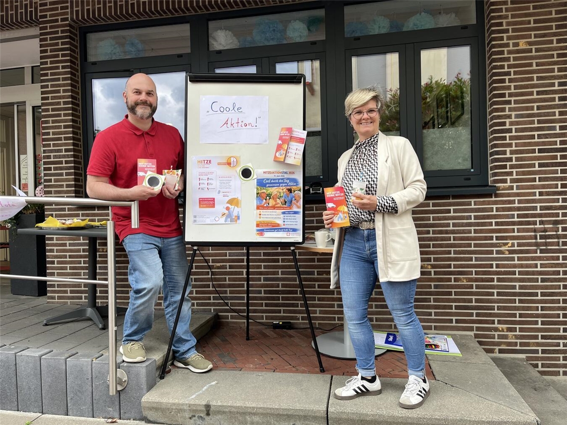 "Klimaschutzmanager Jordi Fages mit Manuela Diepers-Gasch vom Caritas-Centrum in Straelen, Stadt Straelen"