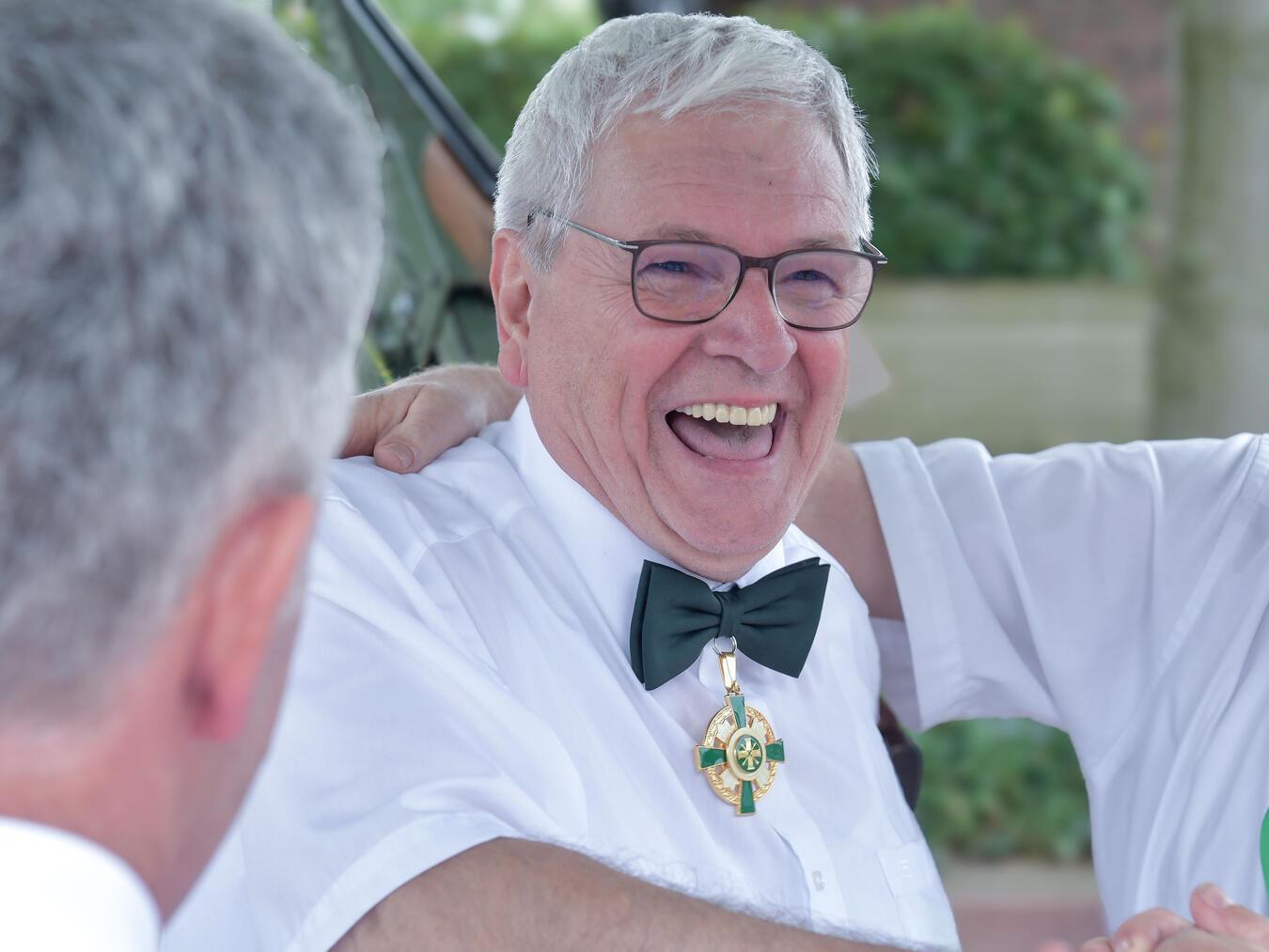 Jubel nach dem entscheidenden Schuss: Schützenkönig Ulrich Hommen. NN-Fotos: Gerhard Seybert