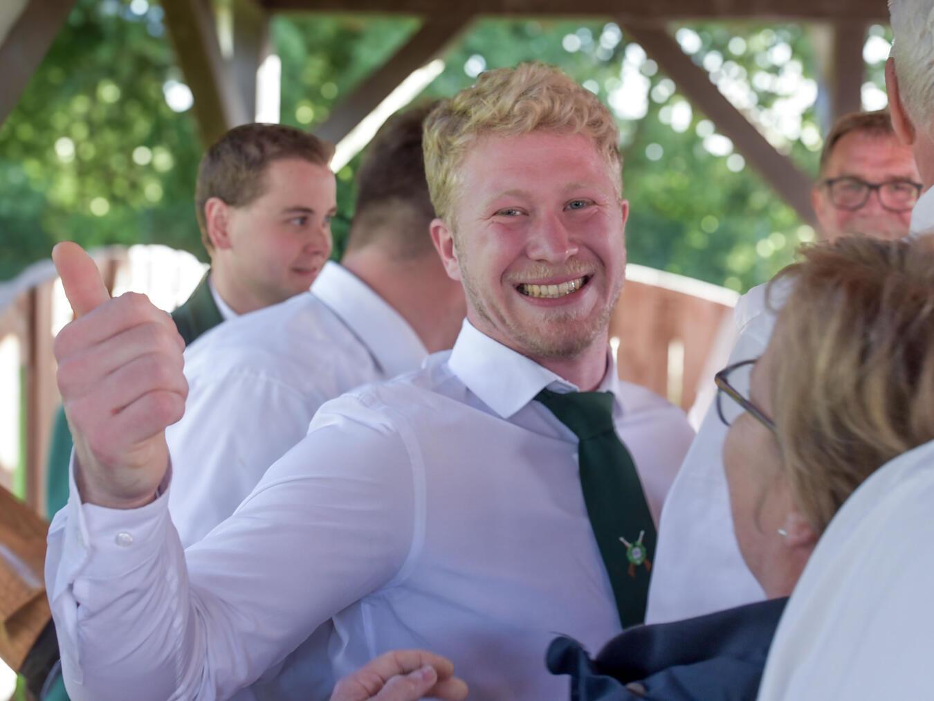 Jubel nach dem entscheidenden Treffer: Mit dem 77. Schuss erlang Dominik Jansen die Königswürde. NN-Foto: GS