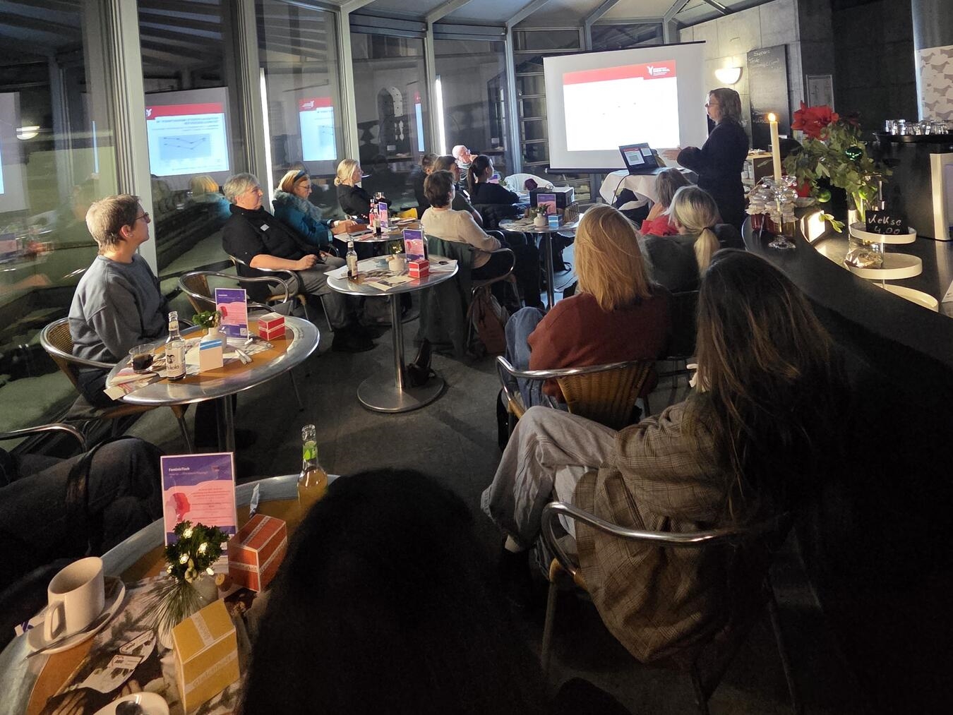 Jüngst fand der erste FeminisTisch im Café Moritz im Museum Kurhaus Kleve statt. Foto: Awo