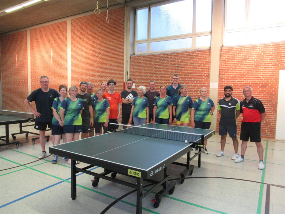 "Tischtennis-Doppelspiel TTC Kellen und Detlef van Uffelt Trainingsgruppe"