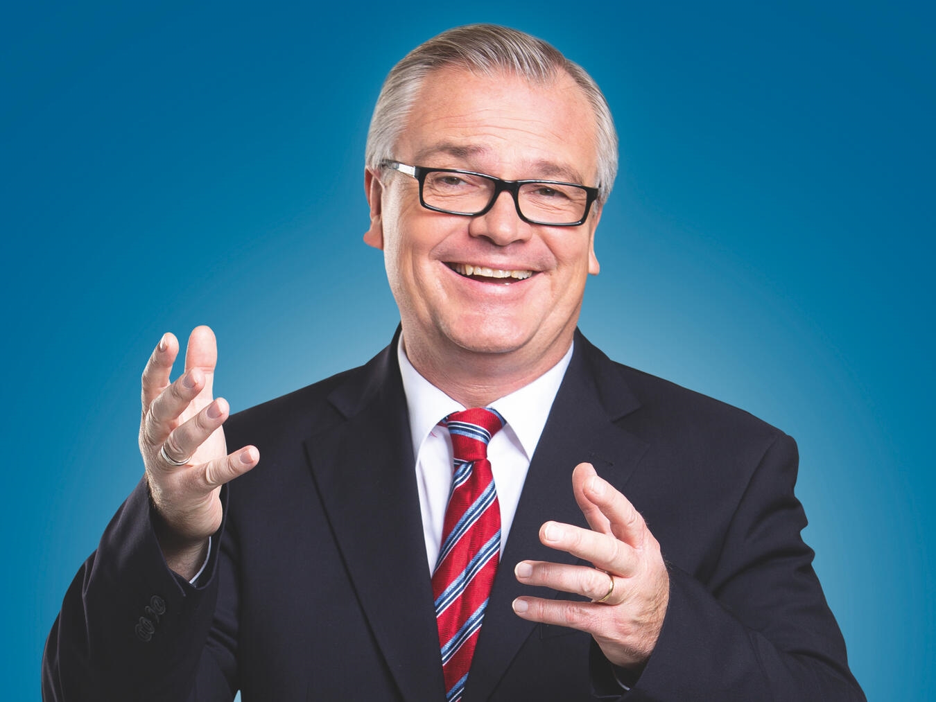 Jürgen B. Hausmann gastiert im Spiegelzelt. Foto: Agentur