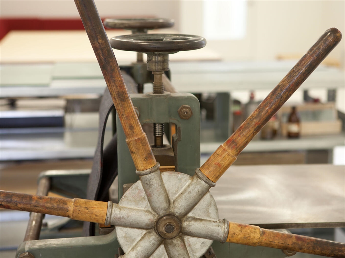 "Jugendliche lernen Tiefdrucktechnik im Schloss Moyland Workshop"