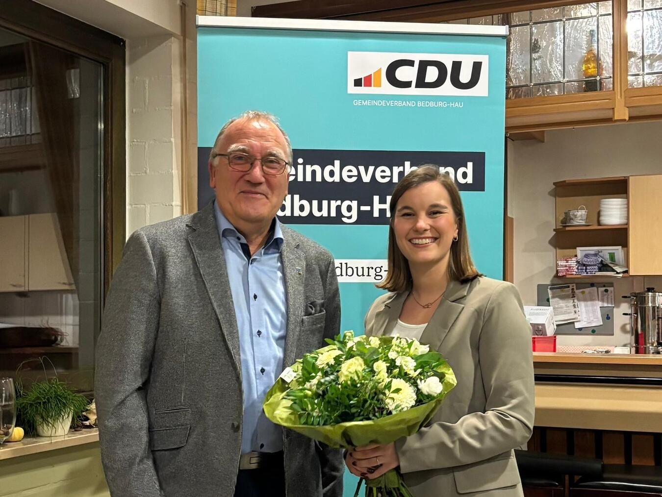 Jule Linkner, die Vorsitzende des CDU-Gemeindeverbandes und Manfred Opgenorth, 1. stellvertretender Bürgermeister. Foto: CDU Bedburg-Hau