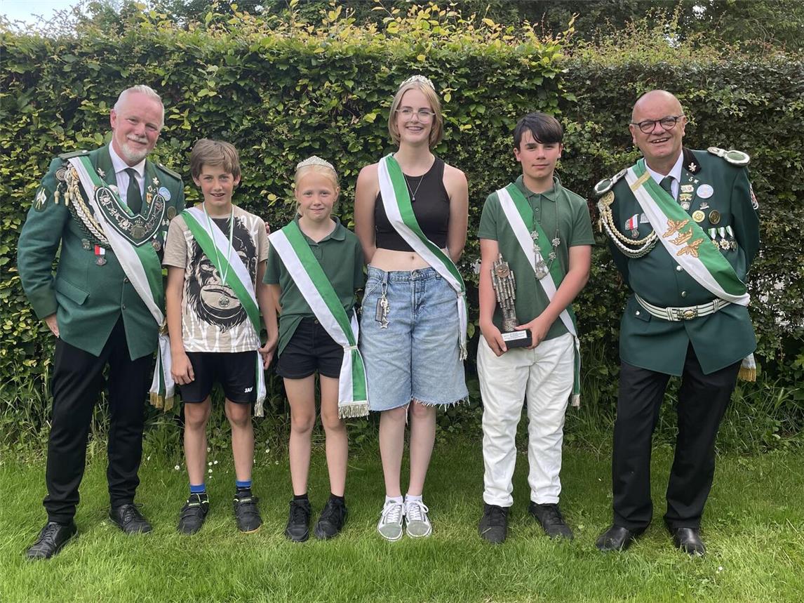 Junge Regenten in Hüthum-Borghees: (v. l.) Pieter Wiegers, Ben Pommerin, Maren Heusinkveld, Sara Venhoeven, Levi Hendriksen und Jan Van Leeuwen. Foto: privat
