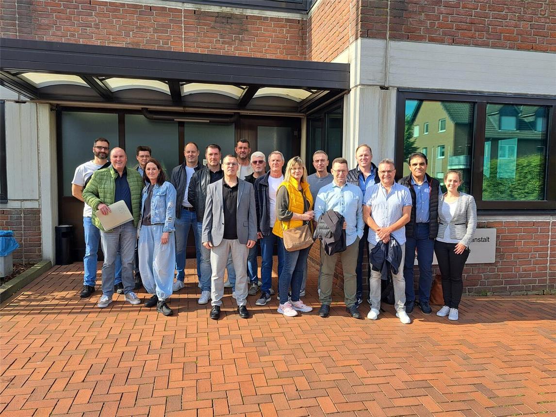 JVA-Mitarbeiter aus Kleve waren zu Besuch in den Niederlanden. Foto: JVA Kleve