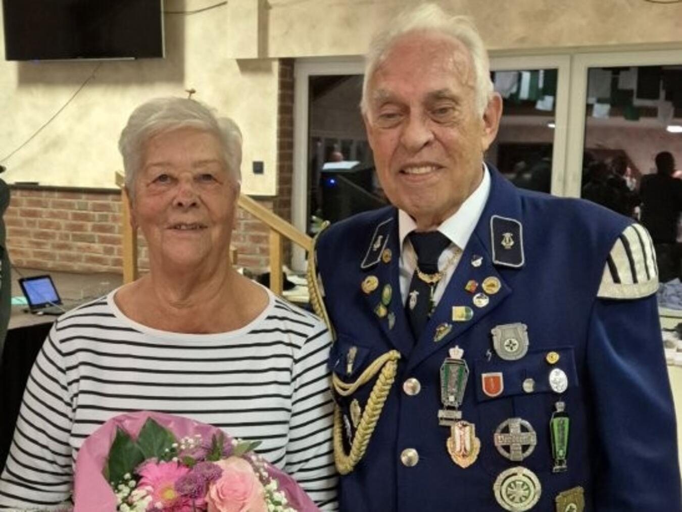 Kaiser Helmut Reis mit seiner Frau Gertrud. Foto: Schützen