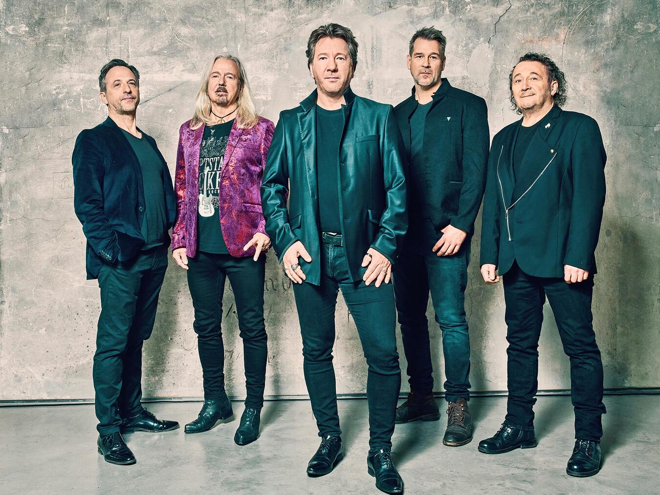 Karat gehören zu den populärsten Rockbands der ehemaligen DDR und feiern auch im Westen Deutschlands seit Jahrzehnten viele Erfolge. Foto: Uwe Toelle