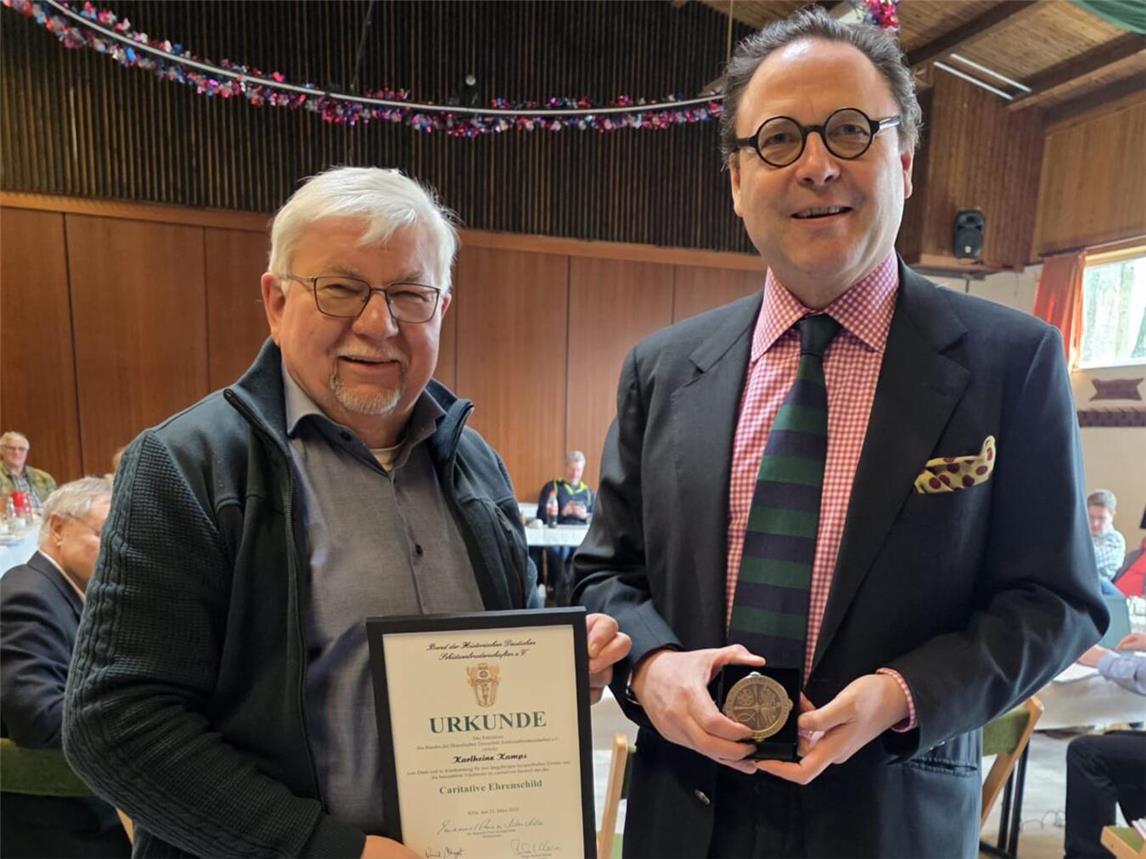 Karlheinz Kamps engagiert sich seit zehn Jahren unermüdlich für die caritative Arbeit und wurde dafür jetzt in Leverkusen ausgezeichnet. Foto: privat