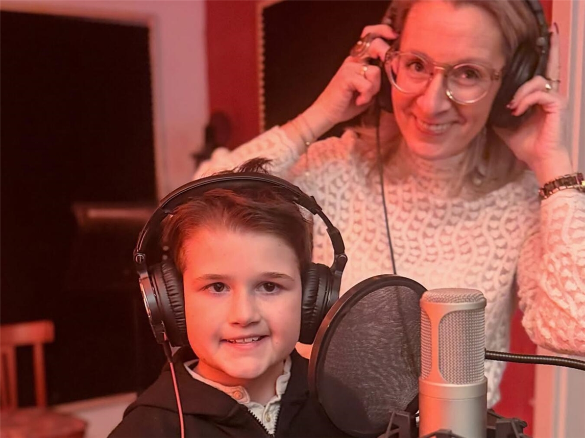 "Katrin Elsmann und Maxime singen ein inspirierendes Lied, das Generationen verbindet und Hoffnung schenkt."